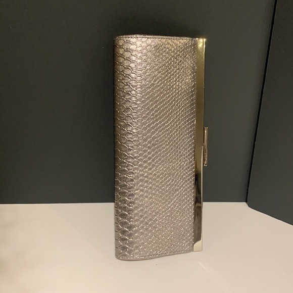 ALDO Silver Faux Snake Skin Hand Clutch Embellished Chrome Snap Closure Purse - Picture 3 of 5